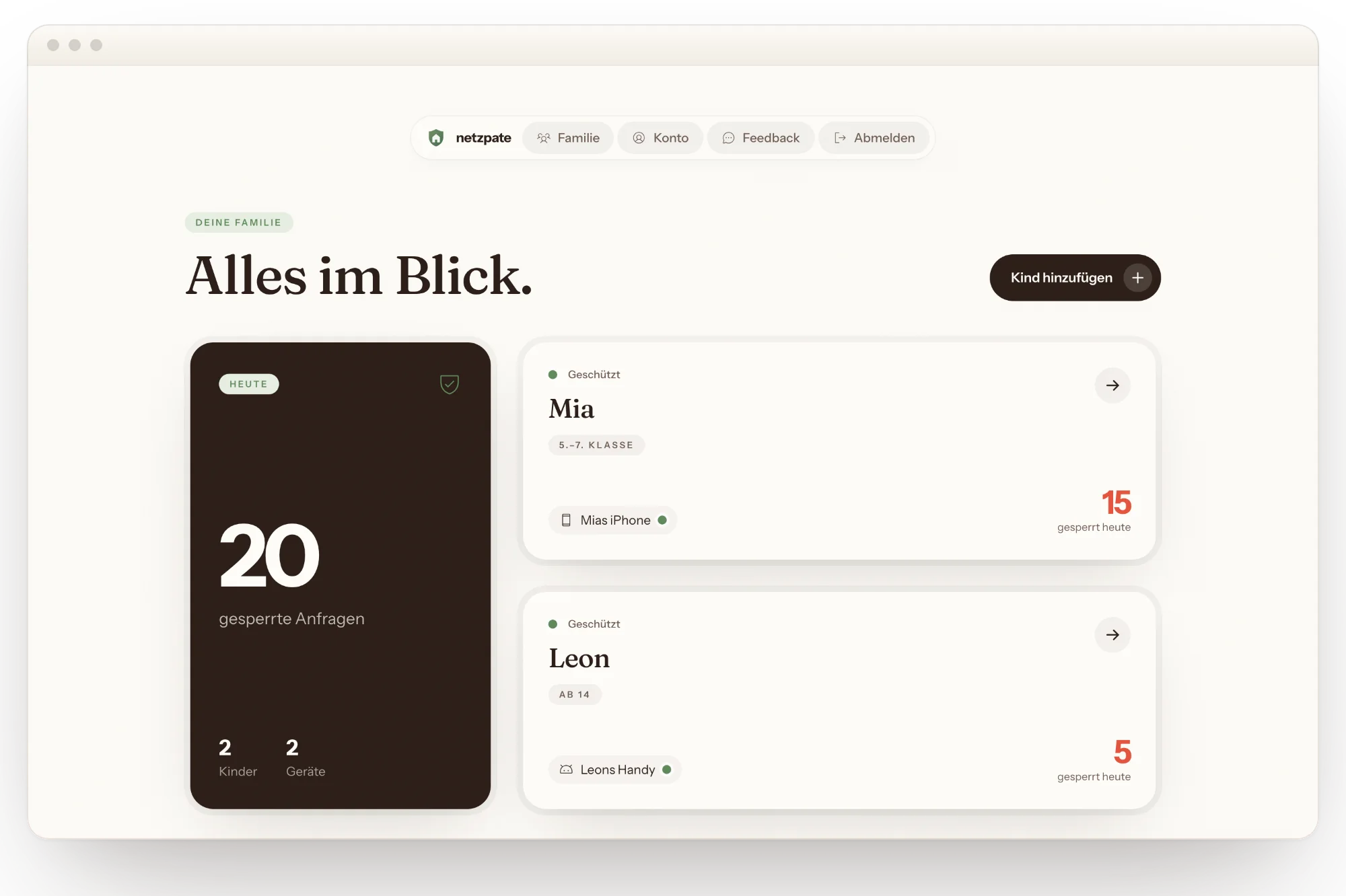 Übersicht im Elternportal: zwei Kinderkarten mit grünem Schutzstatus und die Zahl der heute gesperrten Anfragen.